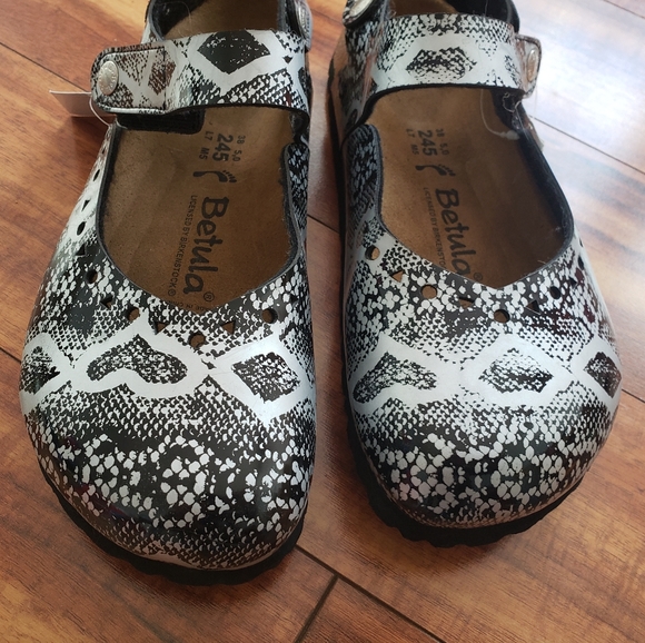 NWT Silver & Black snake print Betula Birkenstock cork shoes size 7 Brand New - Picture 2 of 8